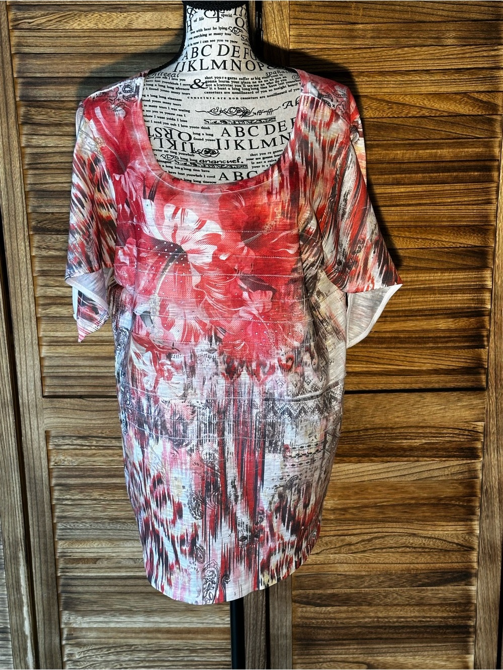 Time and Tru - Red Floral Scoop-Neck Tunic Top - XL